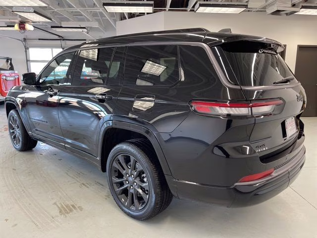 2026 Diamond Black Crystal Pearlcoat Jeep Grand Cherokee L Limited Reserve 4X4 SUV