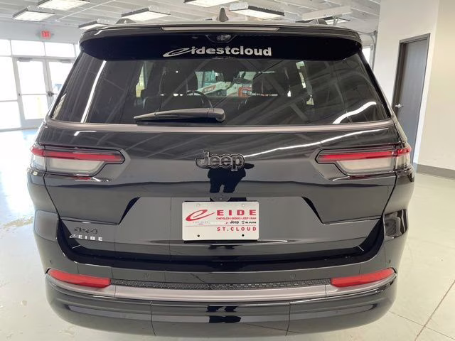 2026 Diamond Black Crystal Pearlcoat Jeep Grand Cherokee L Limited Reserve 4X4 SUV