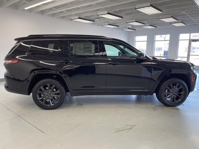2026 Diamond Black Crystal Pearlcoat Jeep Grand Cherokee L Limited Reserve 4X4 SUV