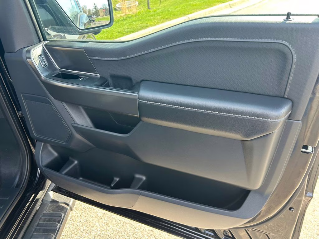 2024 Agate Black Metallic Ford F-150 XLT w/Black Appearance Pkg 4X4 Truck