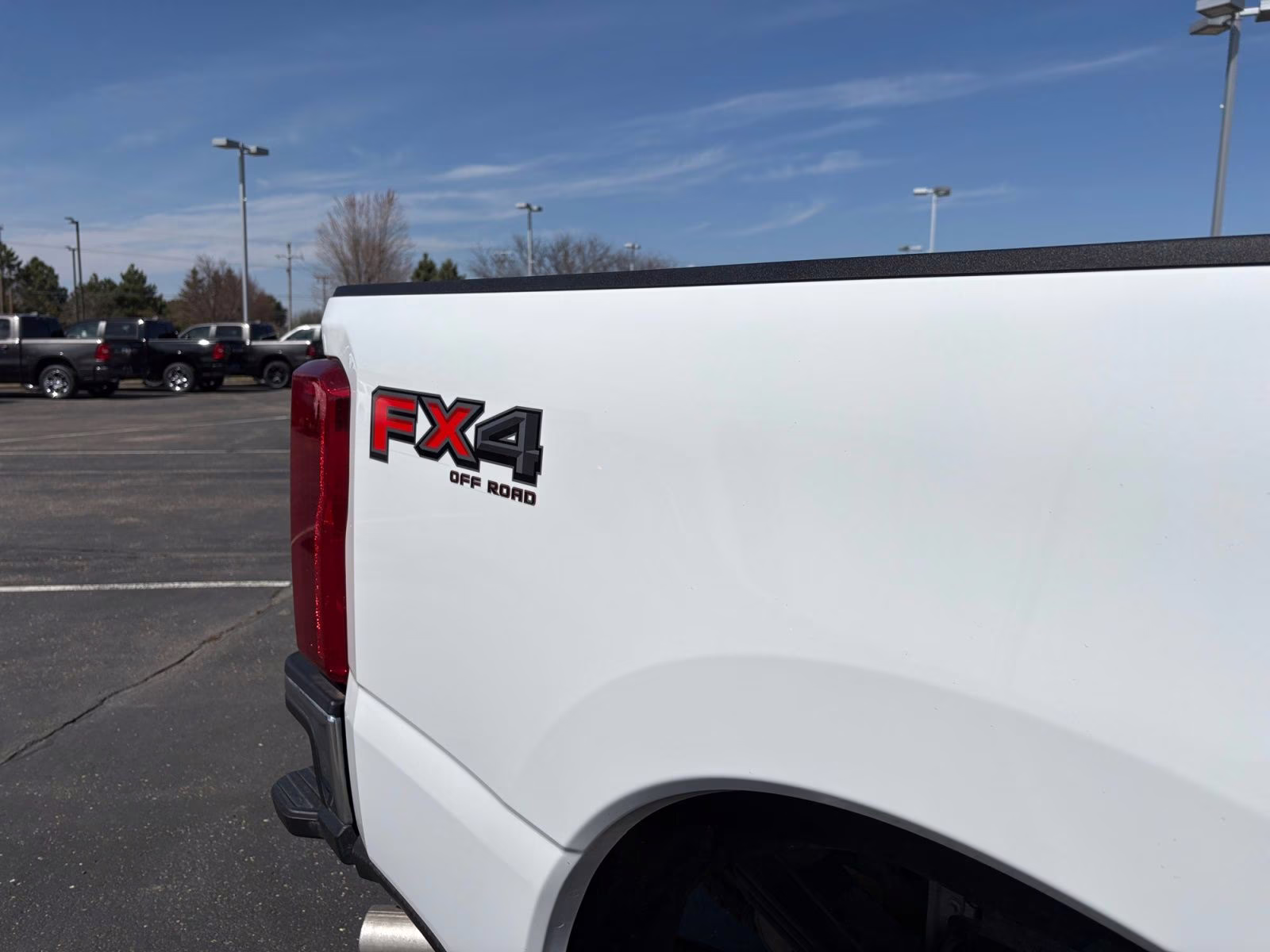 2025 Oxford White Ford Super Duty F-350 SRW XLT 4X4 Truck