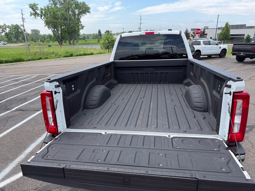 2025 Oxford White Ford Super Duty F-350 SRW XLT 4X4 Truck