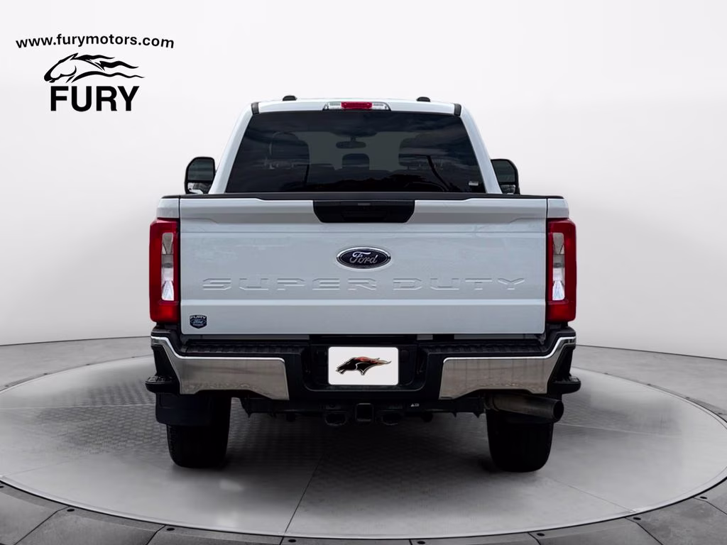 2025 Oxford White Ford Super Duty F-350 SRW XLT 4X4 Truck