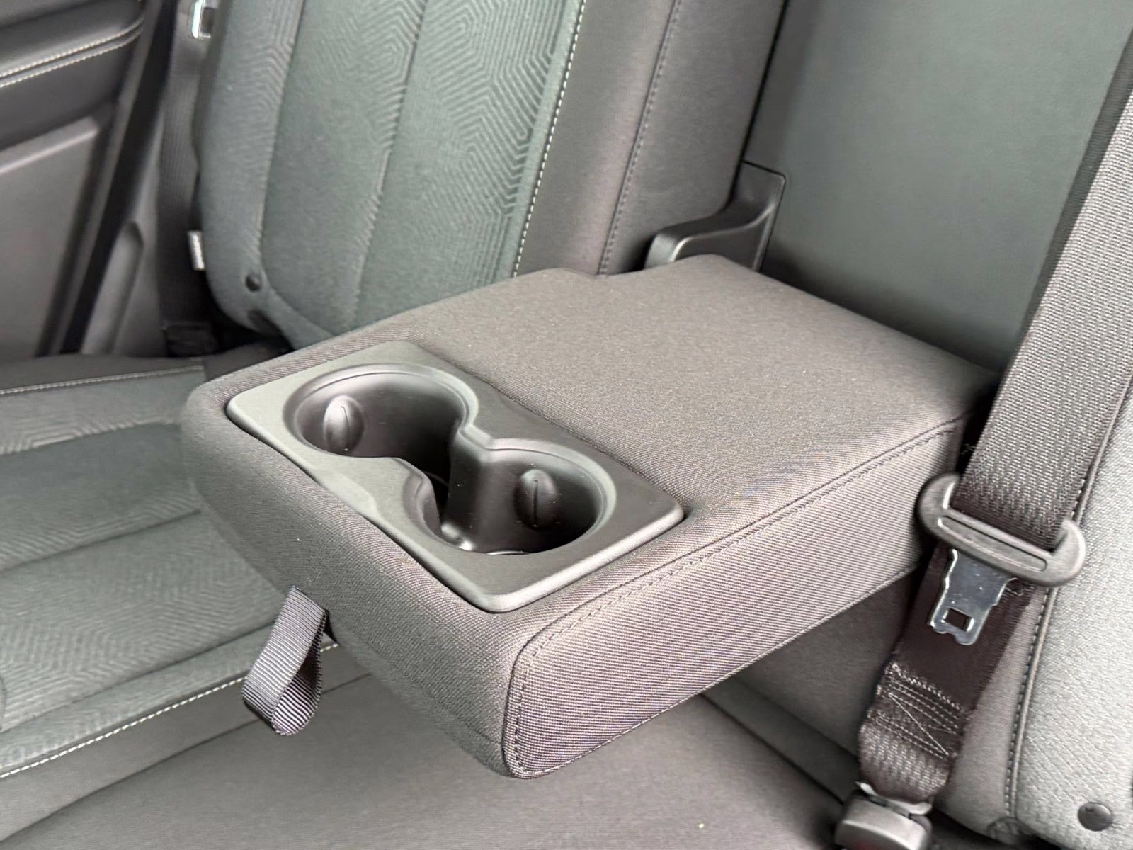 2026 Bright White Clearcoat Jeep Cherokee Laredo 4X4 SUV