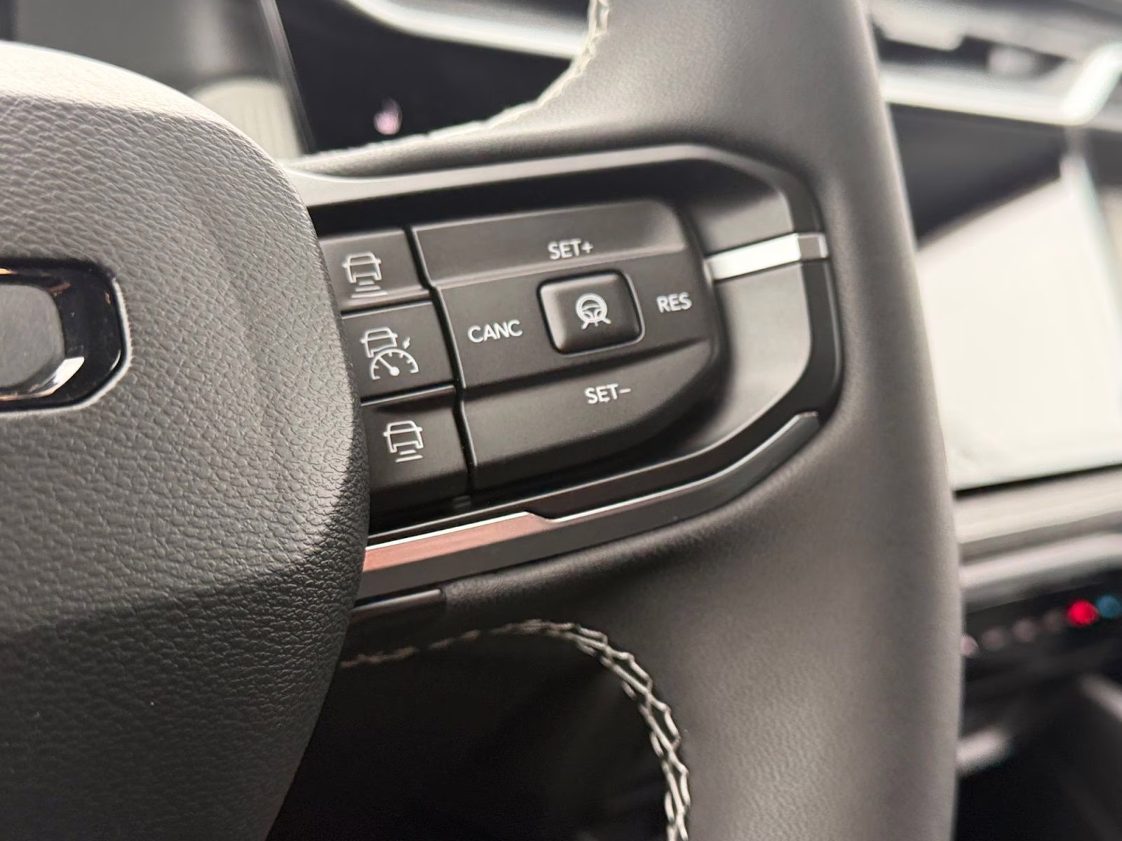 2026 Bright White Clearcoat Jeep Cherokee Laredo 4X4 SUV