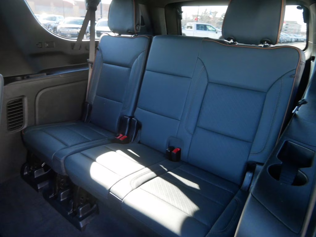 2025 Summit White GMC Yukon XL AT4 4X4 SUV