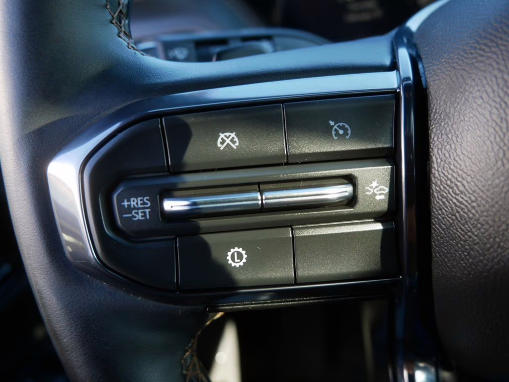 2025 Summit White GMC Yukon XL AT4 4X4 SUV