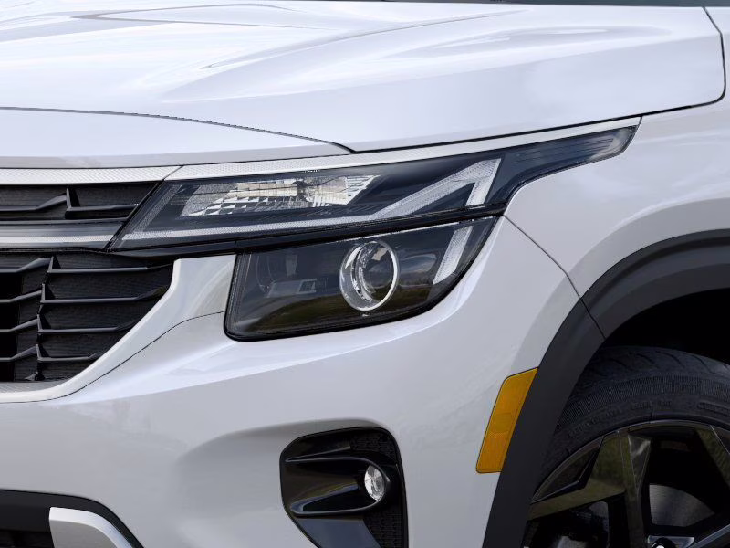 2026 Snow White Pearl Kia Seltos EX FWD SUV