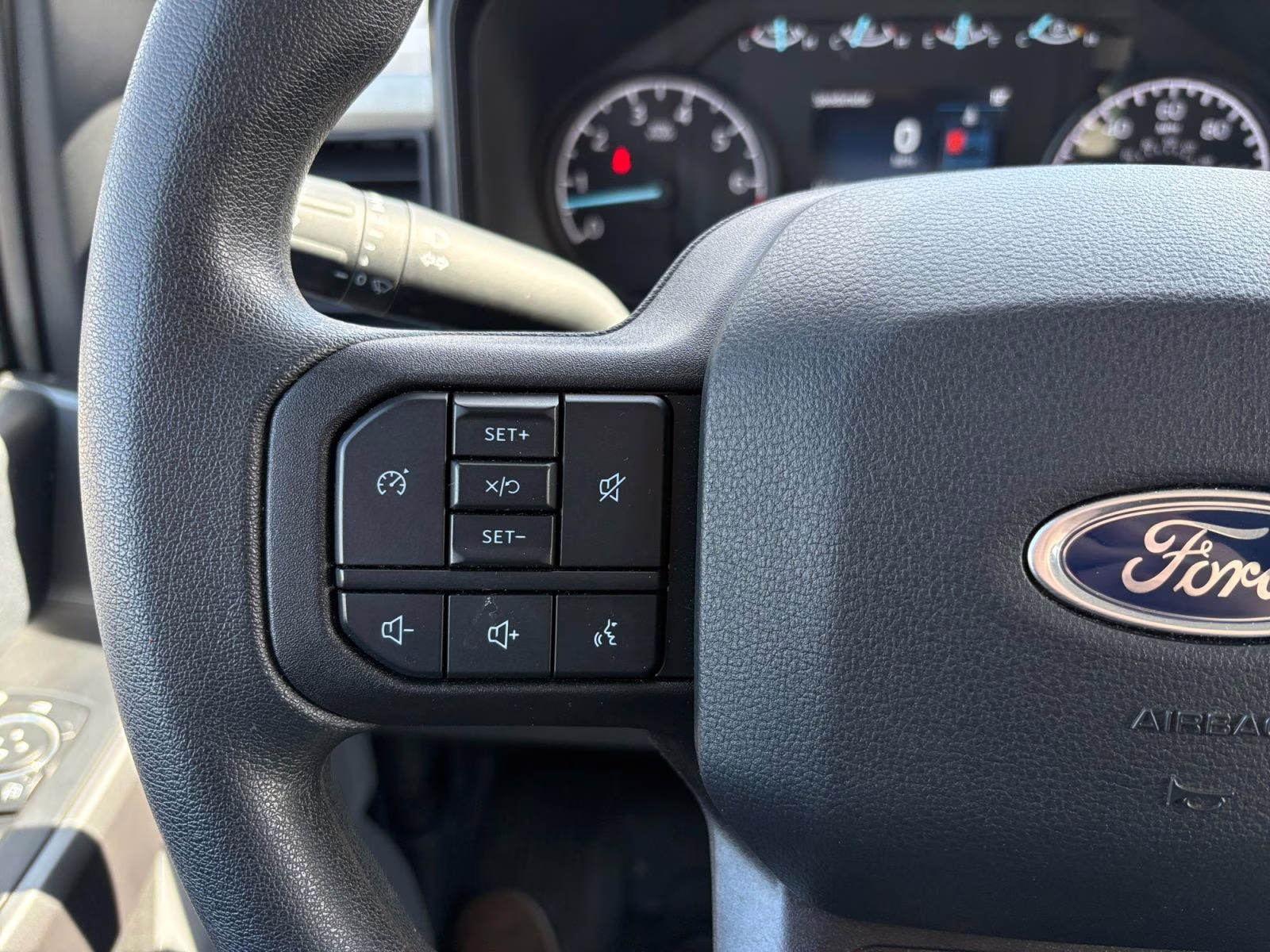 2025 Oxford White Ford Super Duty F-350 SRW XLT 4X4 Truck