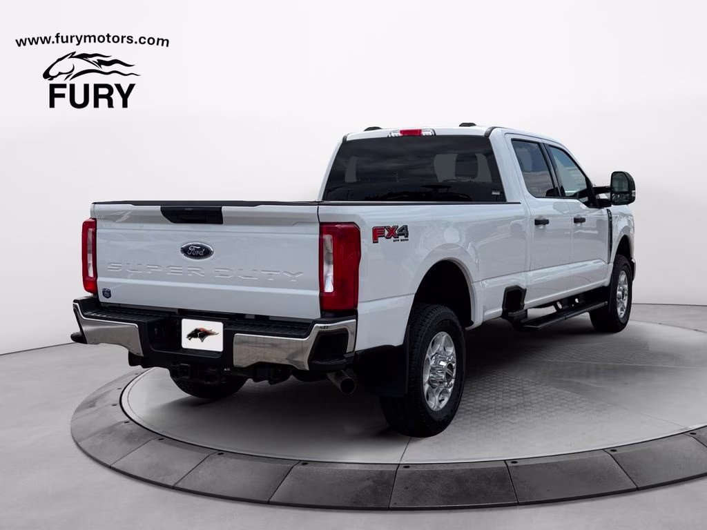 2025 Oxford White Ford Super Duty F-350 SRW XLT 4X4 Truck