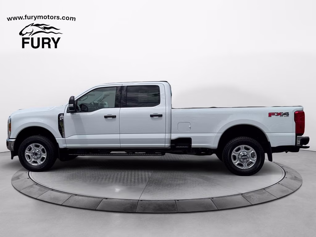 2025 Oxford White Ford Super Duty F-350 SRW XLT 4X4 Truck