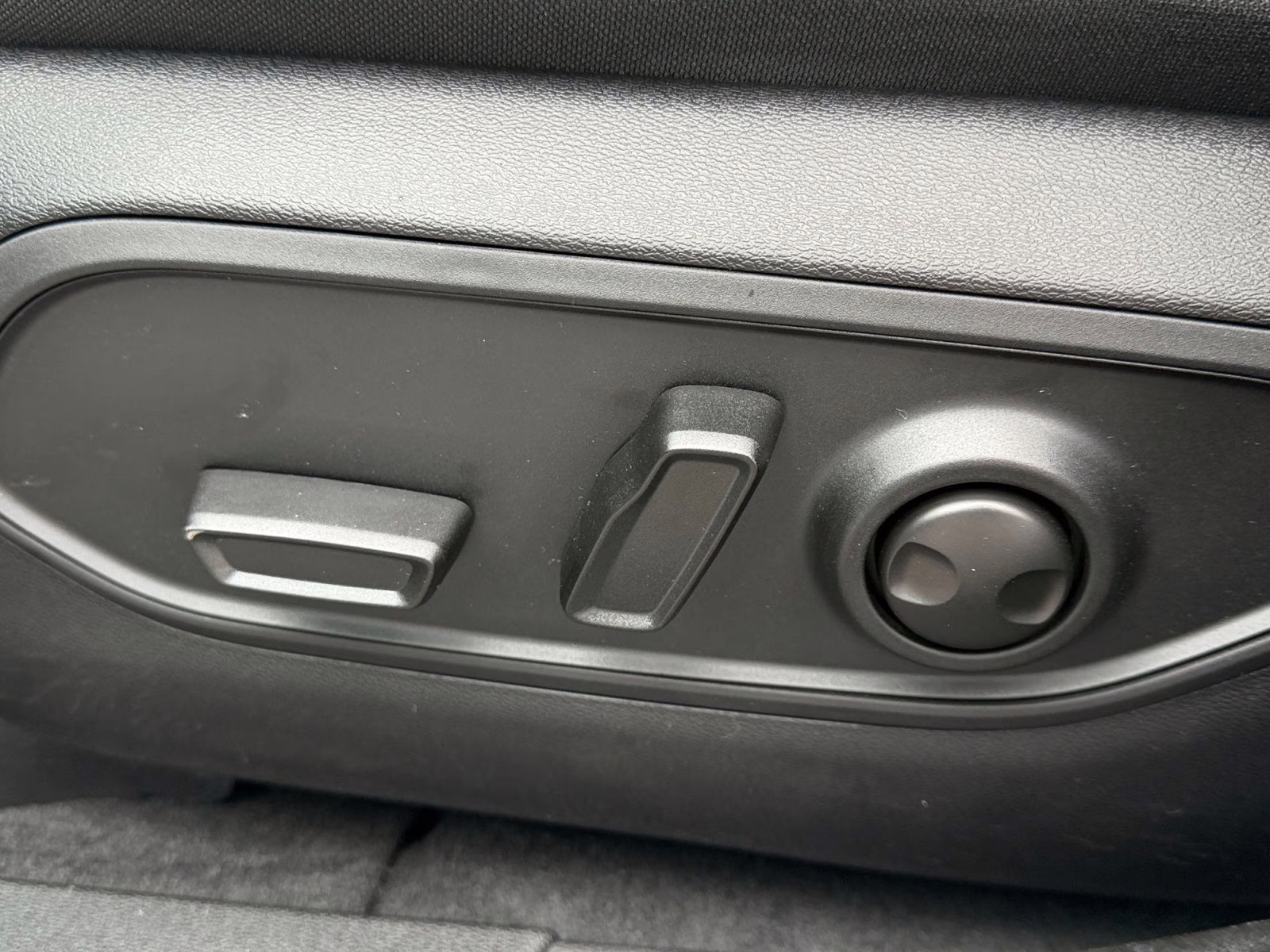 2026 Bright White Clearcoat Jeep Cherokee Laredo 4X4 SUV