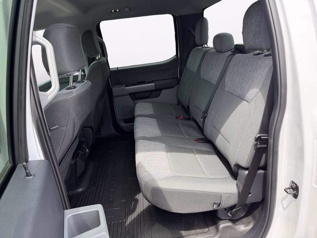 2025 Oxford White Ford Super Duty F-350 SRW XLT 4X4 Truck