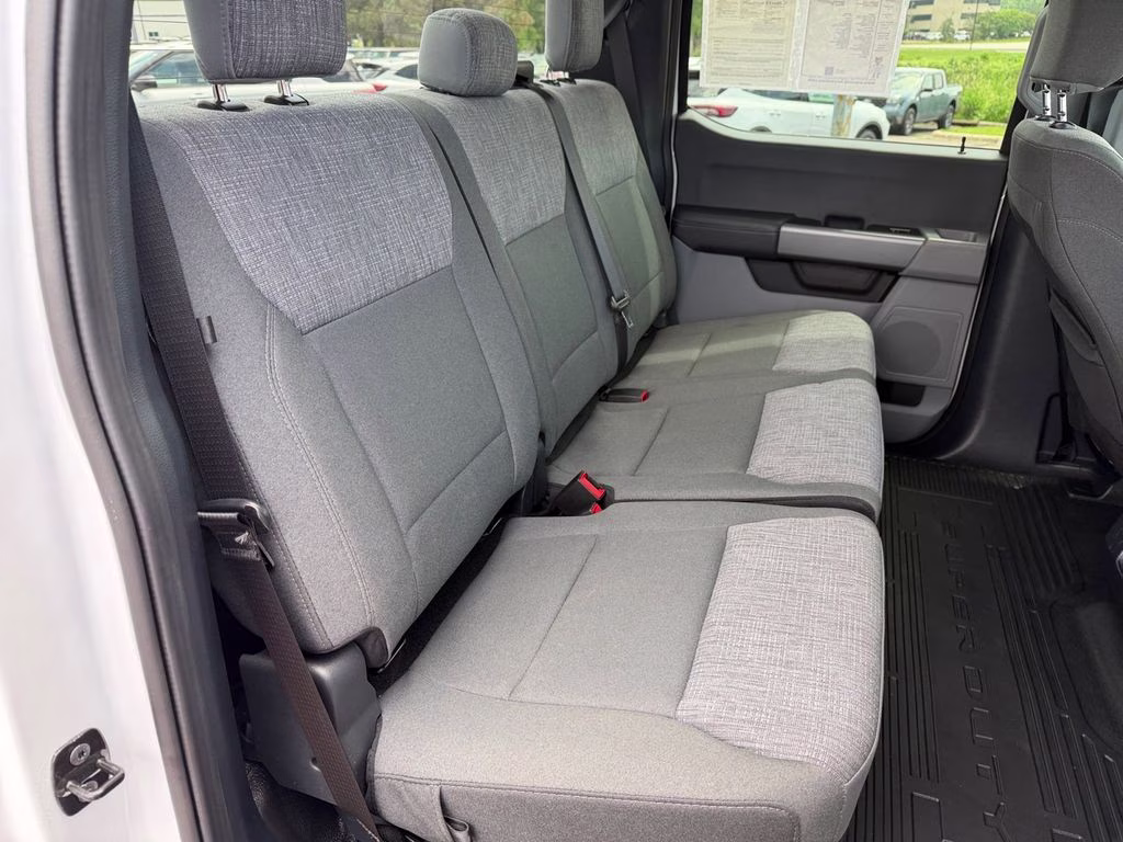 2025 Oxford White Ford Super Duty F-350 SRW XLT 4X4 Truck