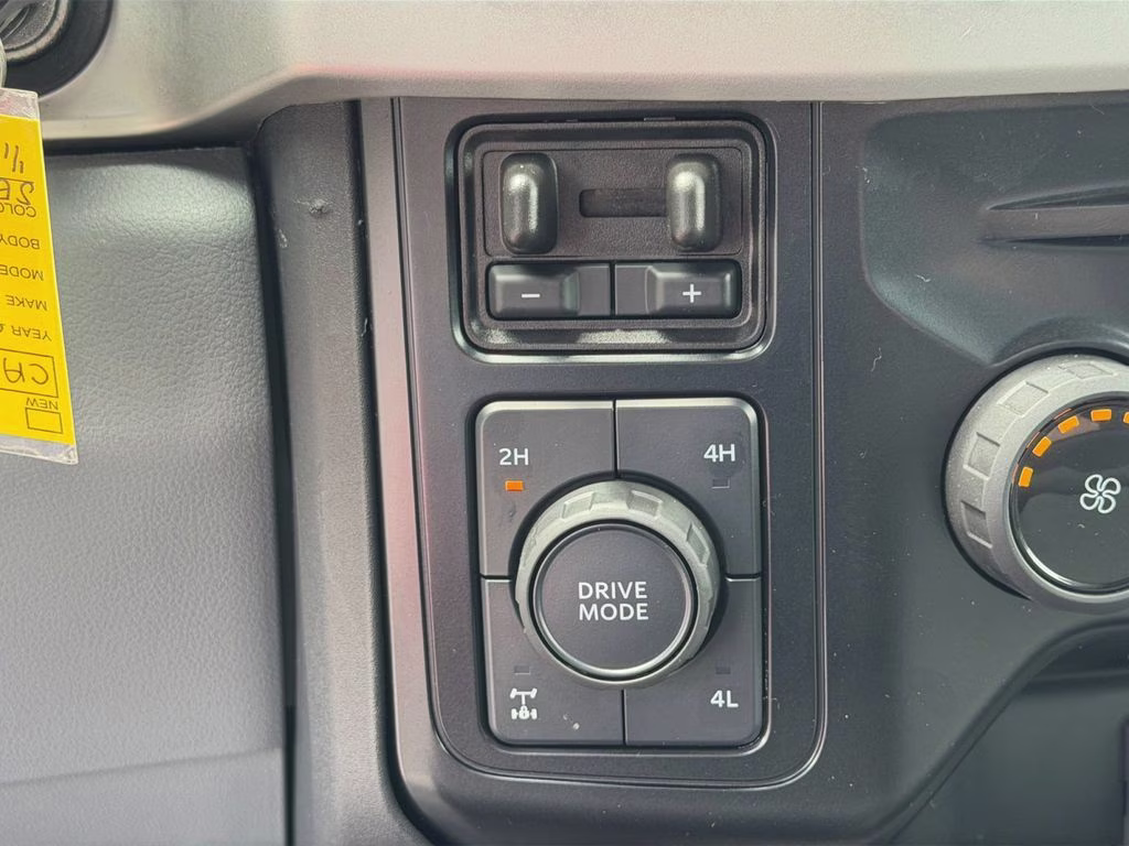 2025 Oxford White Ford Super Duty F-350 SRW XLT 4X4 Truck