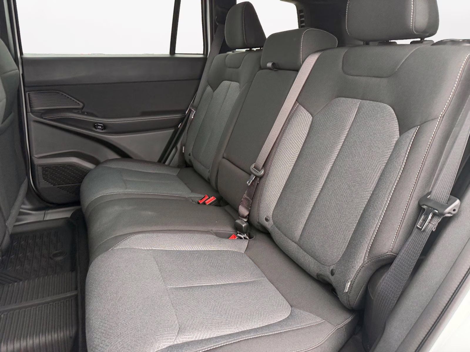 2026 Bright White Clearcoat Jeep Cherokee Laredo 4X4 SUV