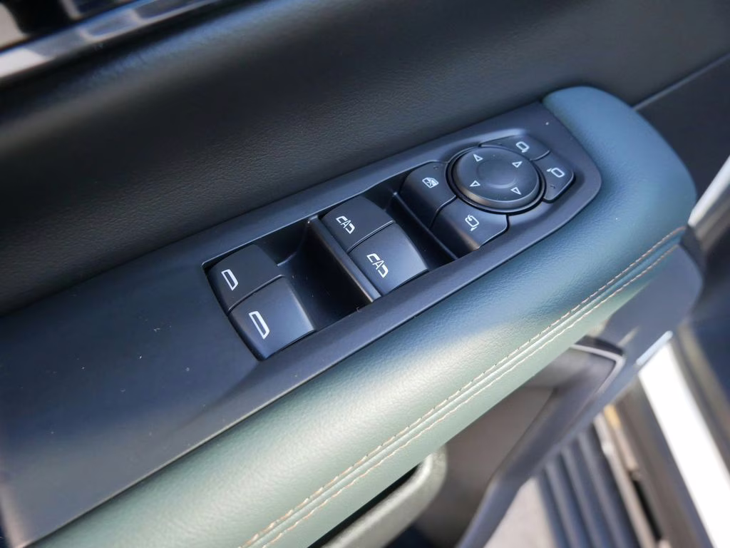 2025 Summit White GMC Yukon XL AT4 4X4 SUV