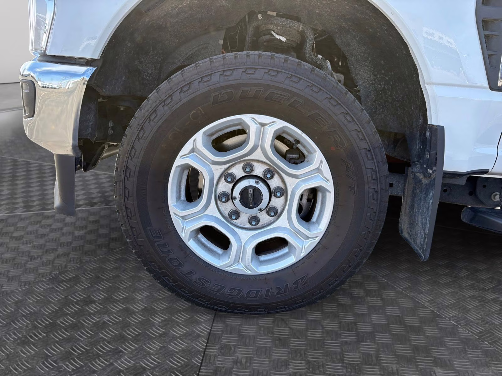 2025 Oxford White Ford Super Duty F-350 SRW XLT 4X4 Truck