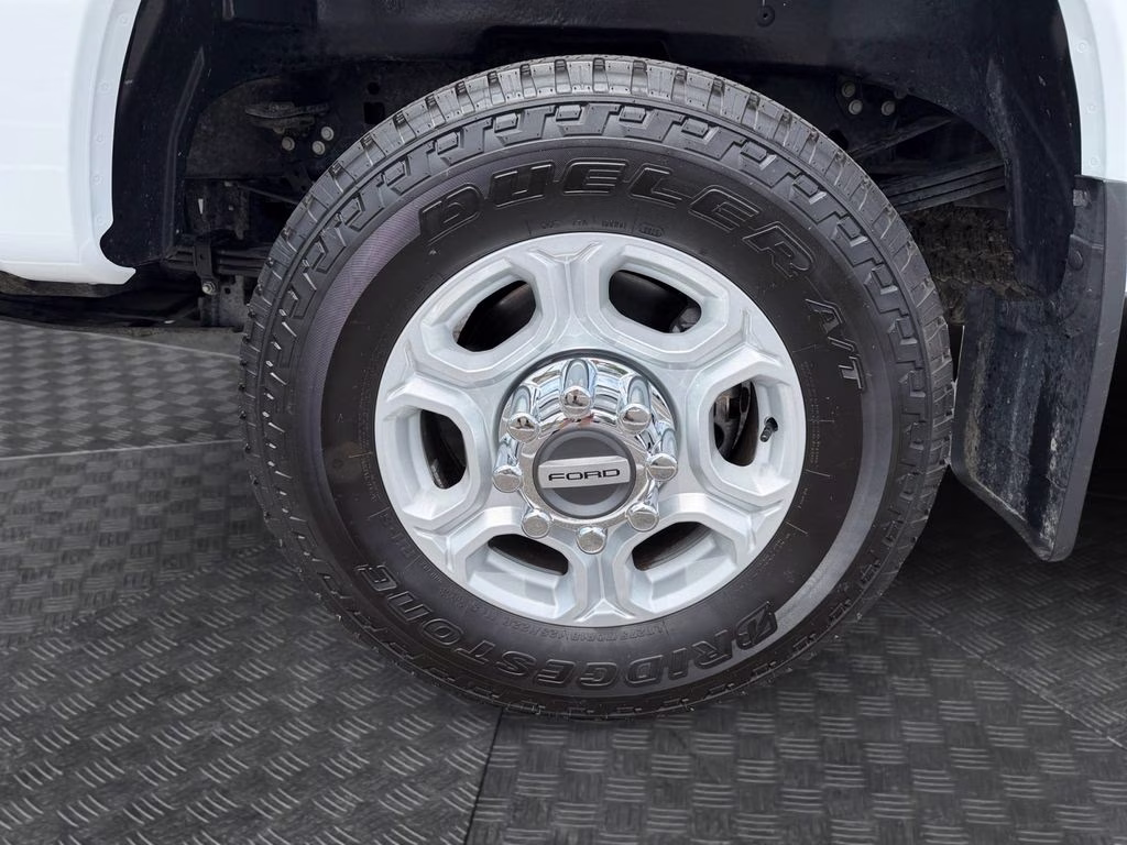 2025 Oxford White Ford Super Duty F-350 SRW XLT 4X4 Truck