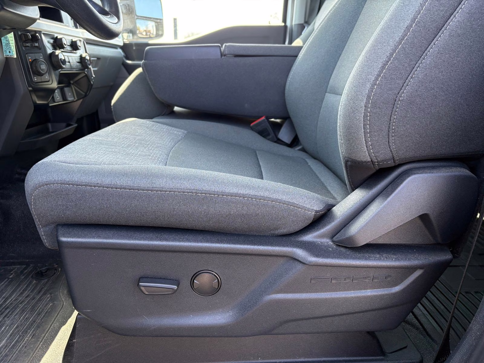 2025 Oxford White Ford Super Duty F-350 SRW XLT 4X4 Truck