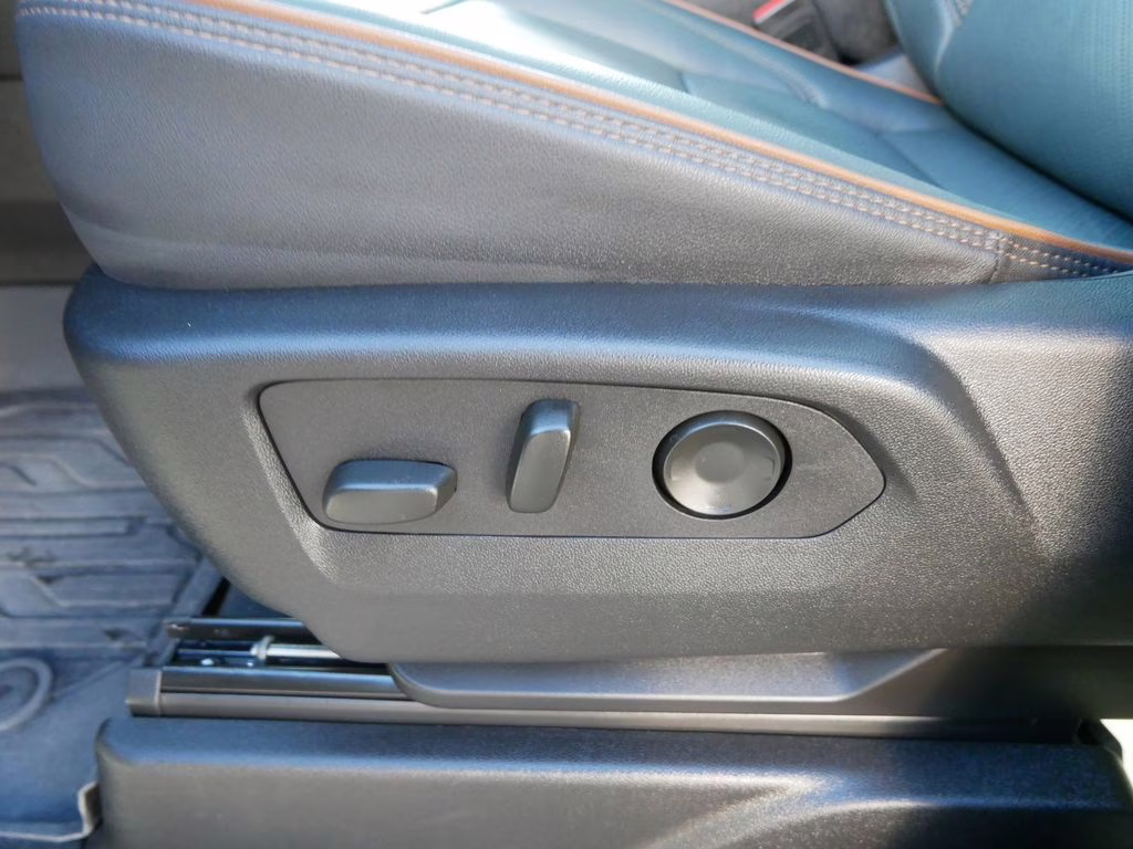 2025 Summit White GMC Yukon XL AT4 4X4 SUV