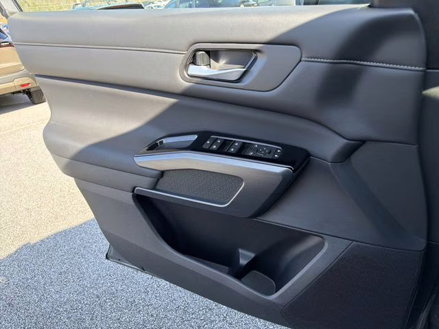 2026 Gun Metallic Nissan Pathfinder SL FWD SUV