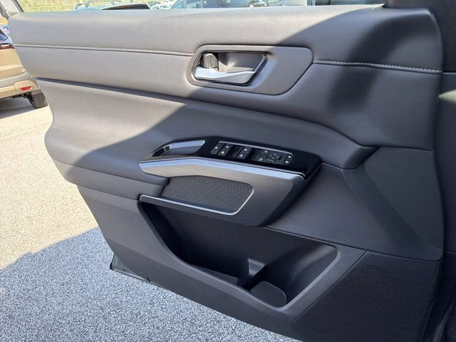2026 Gun Metallic Nissan Pathfinder SL FWD SUV