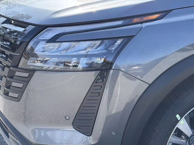 2026 Gun Metallic Nissan Pathfinder SL FWD SUV