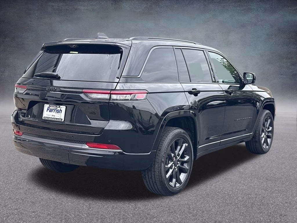 2026 Diamond Black Crystal Pearlcoat Jeep Grand Cherokee Limited Reserve 4X4 SUV