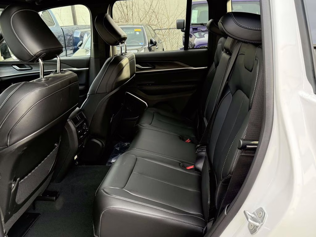 2026 Bright White Clearcoat Jeep Grand Cherokee Limited 4X4 SUV