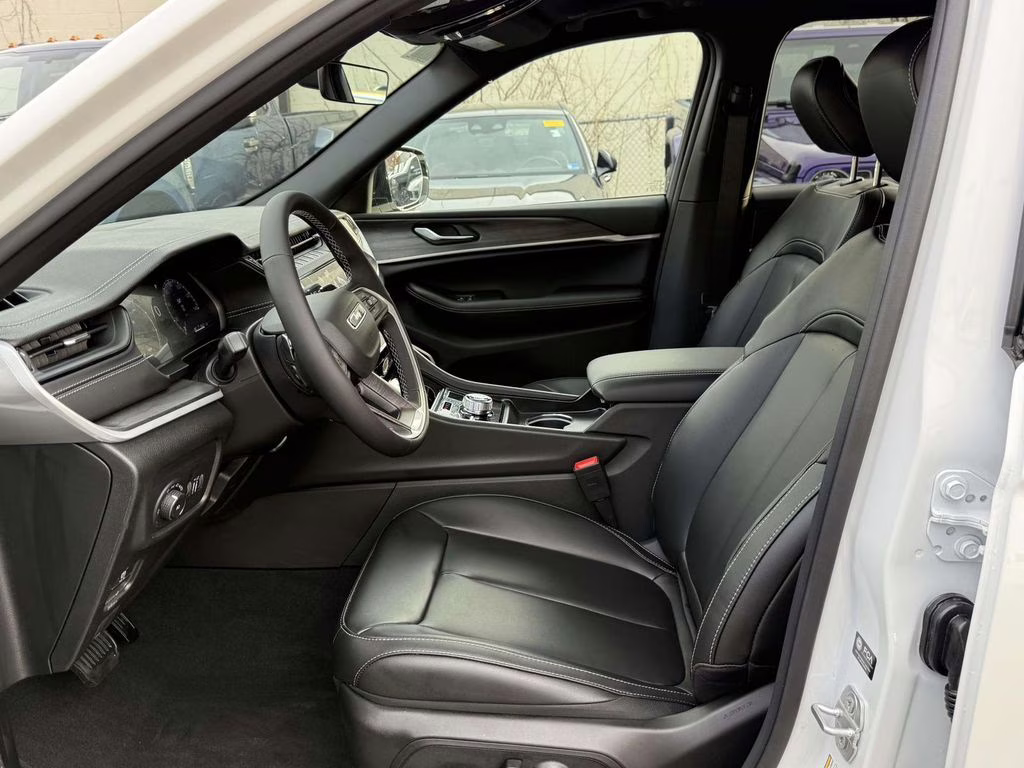 2026 Bright White Clearcoat Jeep Grand Cherokee Limited 4X4 SUV