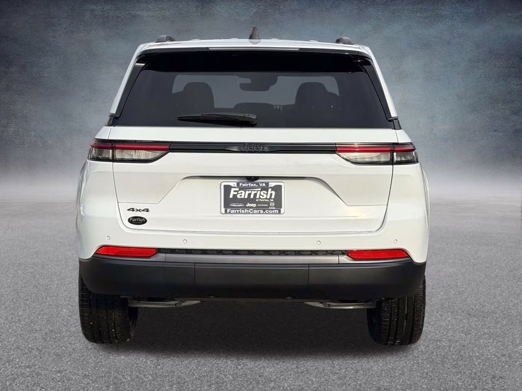 2026 Bright White Clearcoat Jeep Grand Cherokee Limited 4X4 SUV