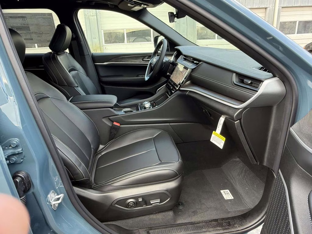 2026 Steel Blue Jeep Grand Cherokee Limited 4X4 SUV