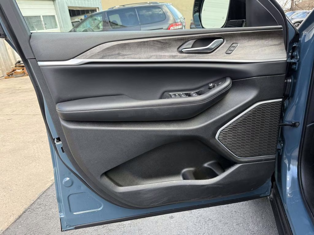 2026 Steel Blue Jeep Grand Cherokee Limited 4X4 SUV