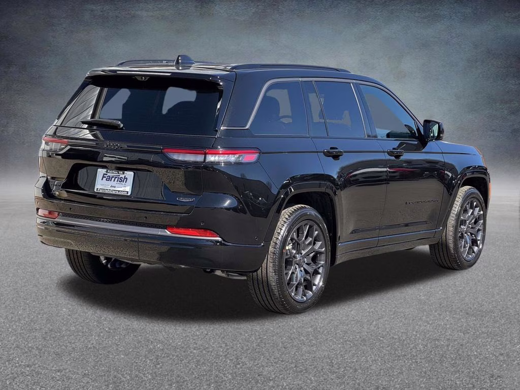 2026 Diamond Black Crystal Pearlcoat Jeep Grand Cherokee Summit 4X4 SUV