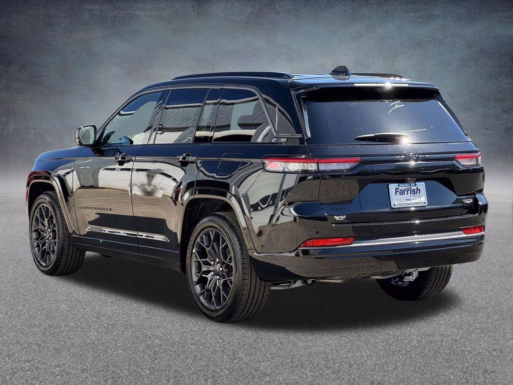 2026 Diamond Black Crystal Pearlcoat Jeep Grand Cherokee Summit 4X4 SUV