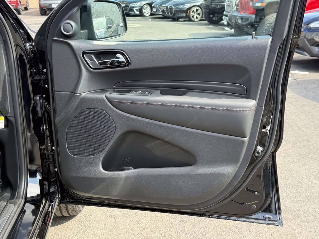 2026 DB Black Crystal Clearcoat Dodge Durango GT Plus HEMI V8 AWD SUV