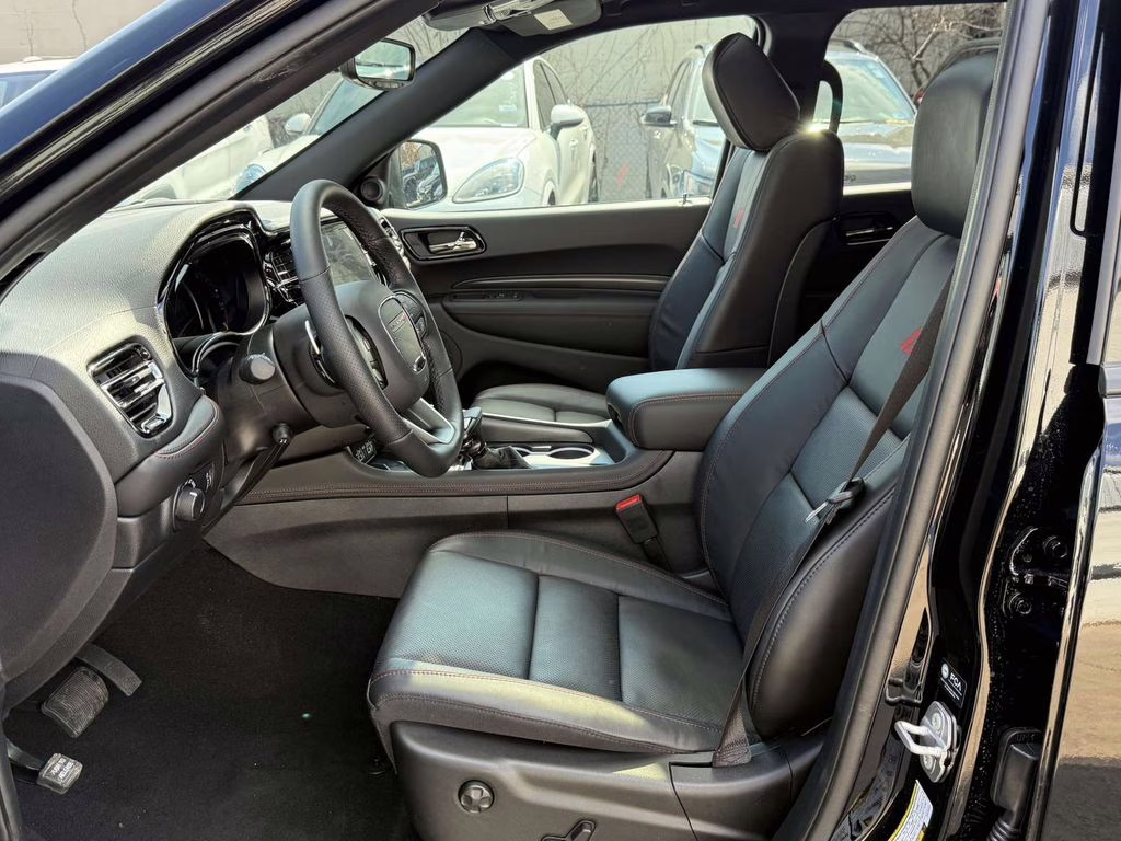 2026 DB Black Crystal Clearcoat Dodge Durango GT Plus HEMI V8 AWD SUV