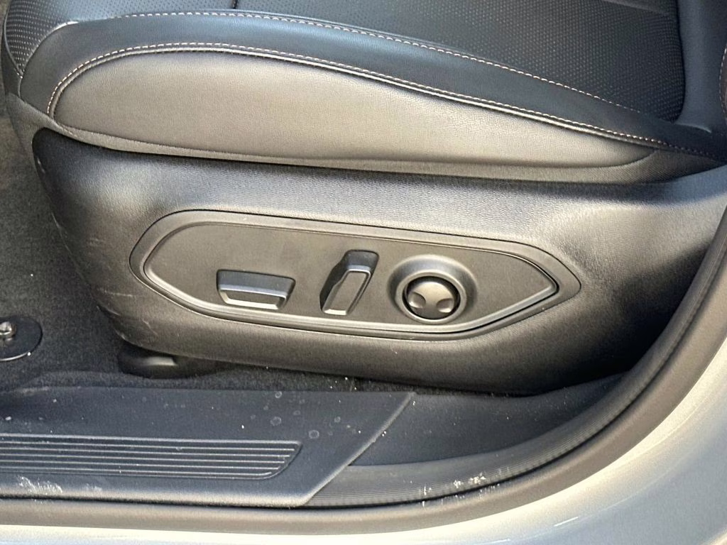 2026 Silver Zynith Clearcoat Jeep Cherokee Limited 4X4 SUV