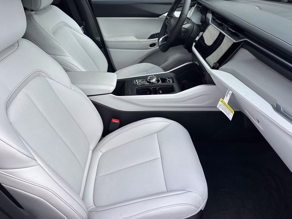 2026 Diamond Black Crystal Pearlcoat Jeep Cherokee Limited 4X4 SUV