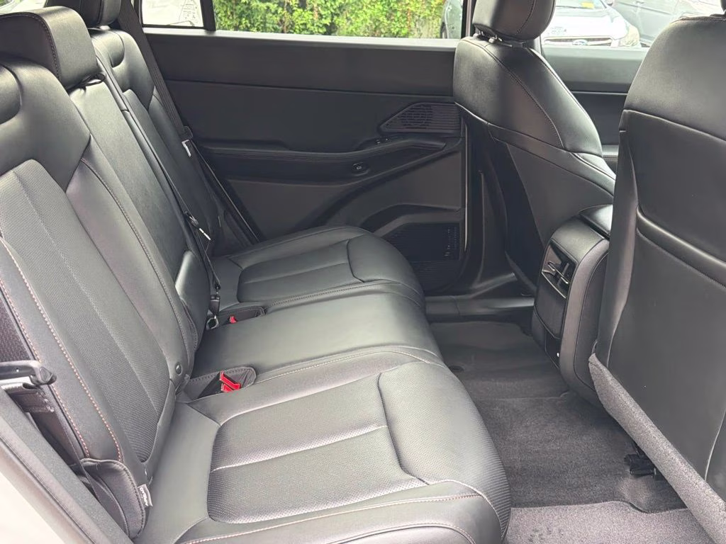 2026 Bright White Clearcoat Jeep Cherokee Limited 4X4 SUV