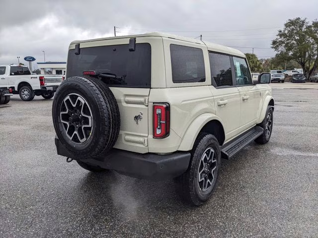 2025 Desert Sand Ford Bronco Outer Banks 4X4 SUV