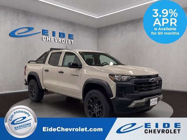 2026 White Chevrolet Colorado Trail Boss 4X4 Truck