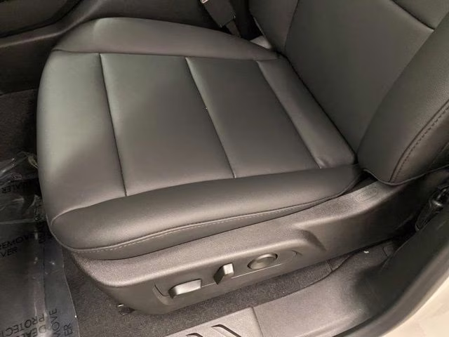 2026 White Chevrolet Colorado Trail Boss 4X4 Truck