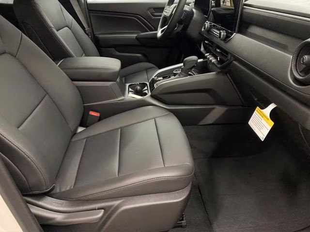 2026 White Chevrolet Colorado Trail Boss 4X4 Truck