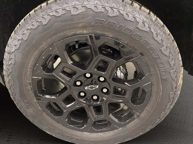 2026 White Chevrolet Colorado Trail Boss 4X4 Truck
