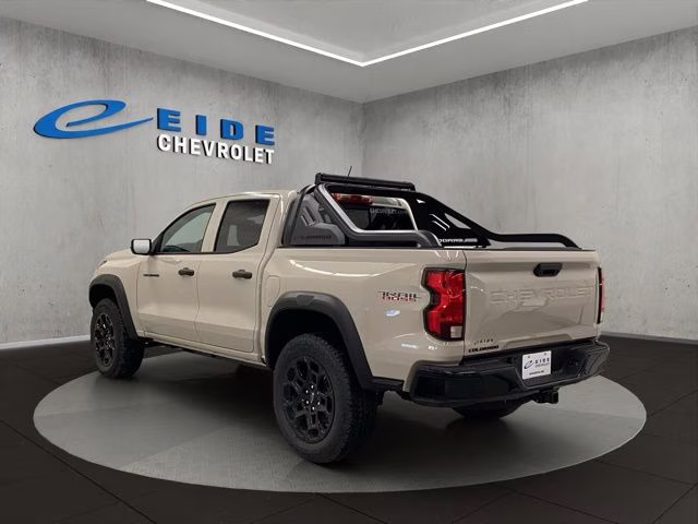 2026 White Chevrolet Colorado Trail Boss 4X4 Truck