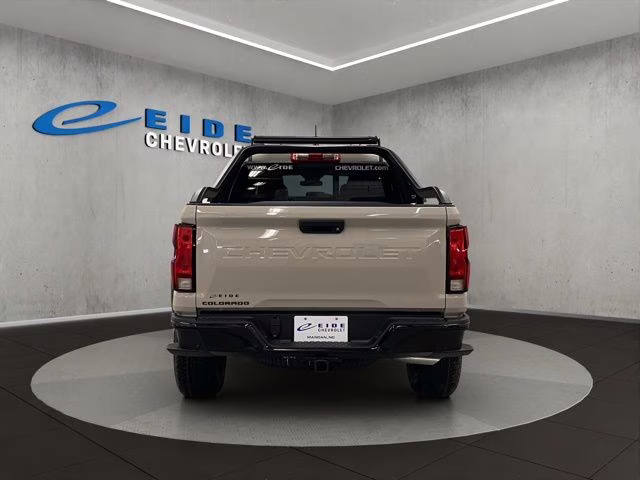 2026 White Chevrolet Colorado Trail Boss 4X4 Truck