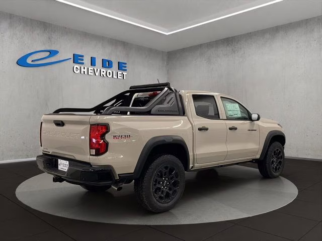 2026 White Chevrolet Colorado Trail Boss 4X4 Truck