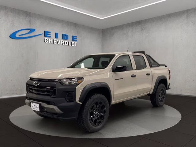 2026 White Chevrolet Colorado Trail Boss 4X4 Truck